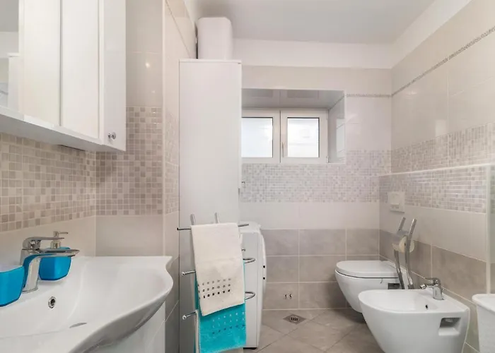 3 Bedroom Lovely In Διαμέρισμα