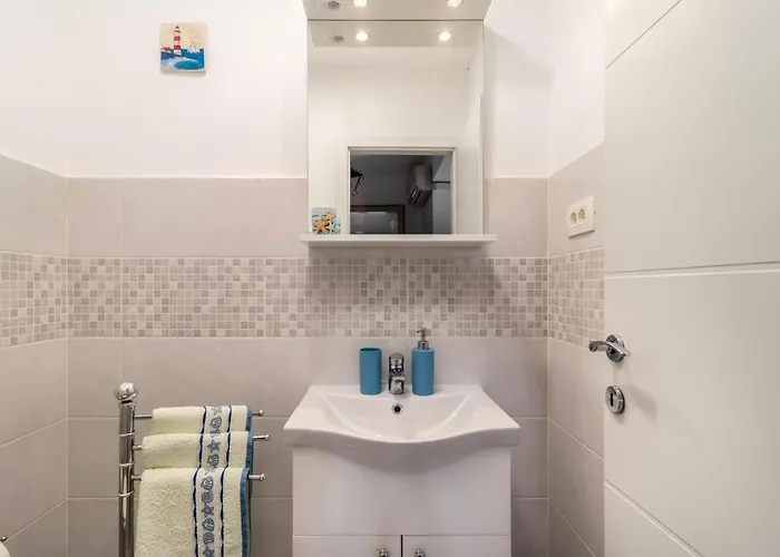 Διαμέρισμα 3 Bedroom Lovely In Dobrinj