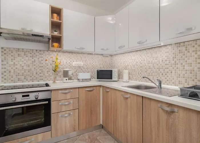 Διαμέρισμα 3 Bedroom Lovely In *