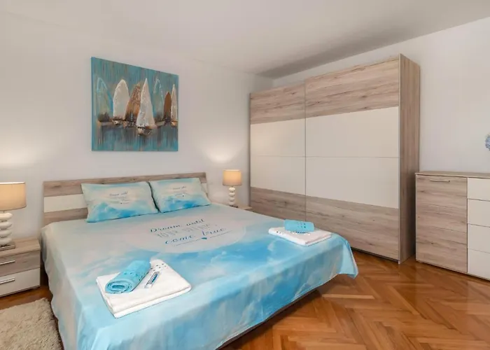 Διαμέρισμα 3 Bedroom Lovely In Dobrinj