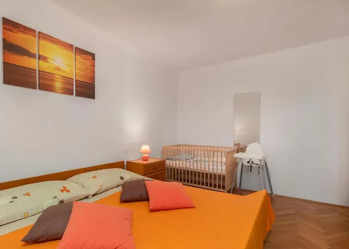 3 Bedroom Lovely In * Dobrinj